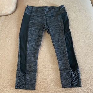 Athleta Women’s Gray and Black Capri Leggings
